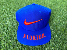 Load image into Gallery viewer, Vintage Florida Gators Snapback Hat Swoosh Blue
