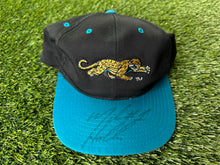Load image into Gallery viewer, Vintage Jacksonville Jaguars Snapback Hat Black
