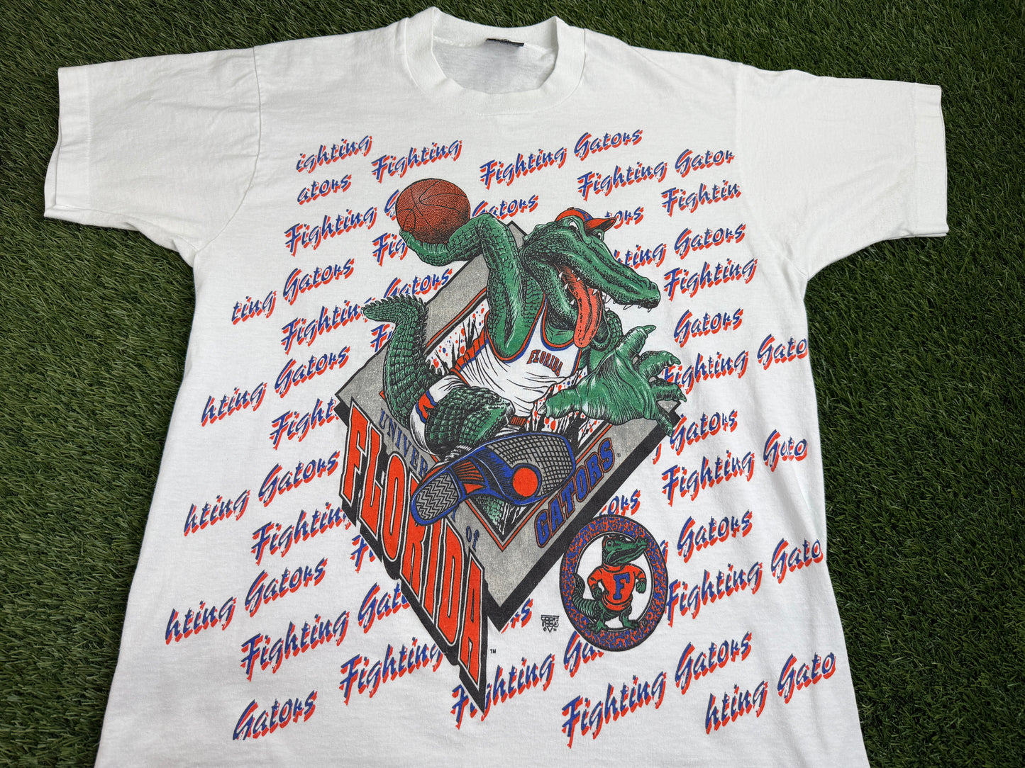 Vintage Florida Gators Basketball Shirt Dunking - M