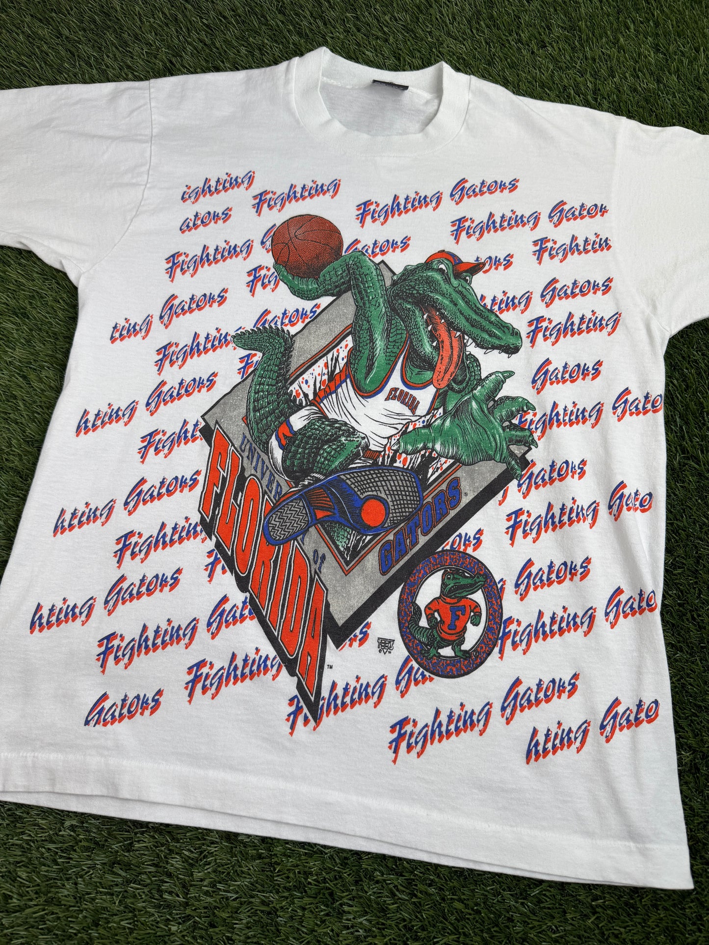 Vintage Florida Gators Basketball Shirt Dunking - M
