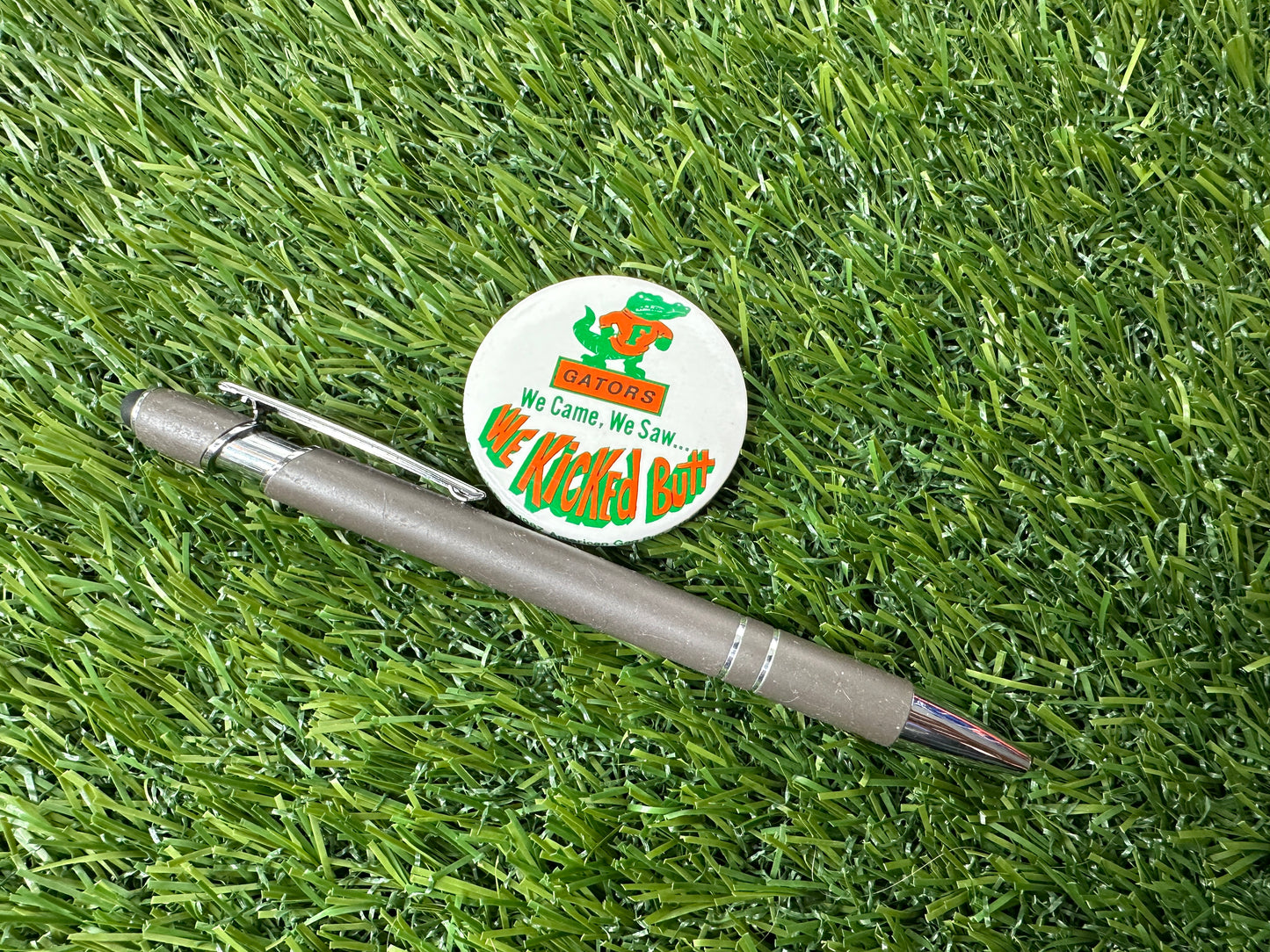 Vintage Florida Gators Button Kicked